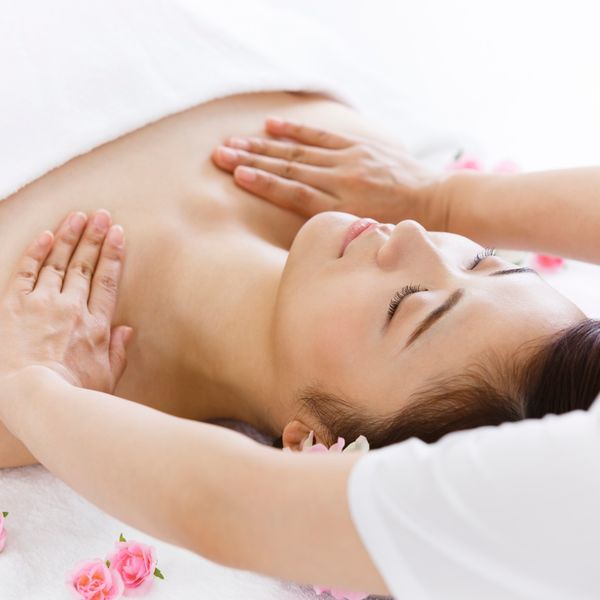 西東京のサロンではフェイシャルケアのスタッフを求人中です