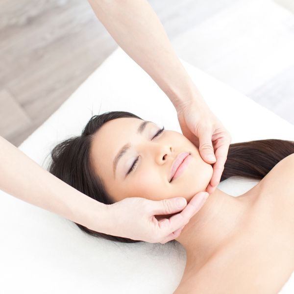 西東京のひばりヶ丘でたるみに効くリフトアップを行います